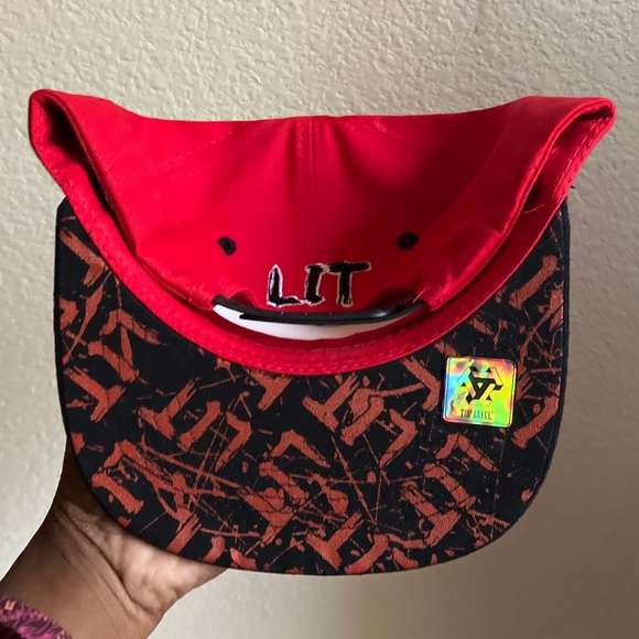 LIT red and black baseball cap - Picture 4 of 4
